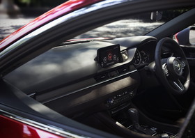 マツダ アテンザ セダン ソウルレッドクリスタルメタリック クリーンディーゼル