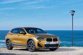 香取慎吾 BMW X2 SUV 六本木 アート