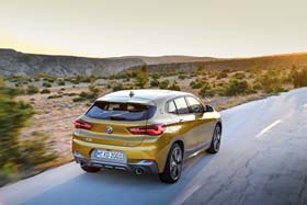 香取慎吾 BMW X2 SUV 六本木 アート