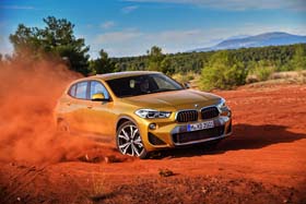 香取慎吾 BMW X2 SUV 六本木 アート