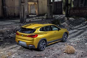 香取慎吾 BMW X2 SUV 六本木 アート