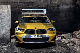 香取慎吾 BMW X2 SUV 六本木 アート