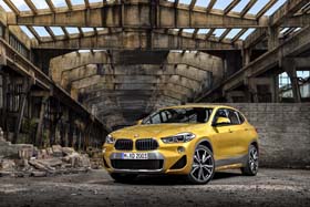 香取慎吾 BMW X2 SUV 六本木 アート