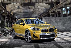 香取慎吾 BMW X2 SUV 六本木 アート