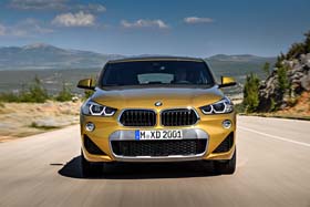 香取慎吾 BMW X2 SUV 六本木 アート