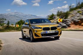 香取慎吾 BMW X2 SUV 六本木 アート