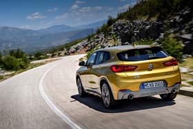 香取慎吾 BMW X2 SUV 六本木 アート