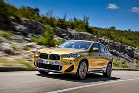 香取慎吾 BMW X2 SUV 六本木 アート