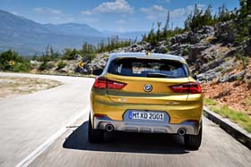 香取慎吾 BMW X2 SUV 六本木 アート