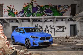 香取慎吾 BMW X2 SUV 六本木 アート