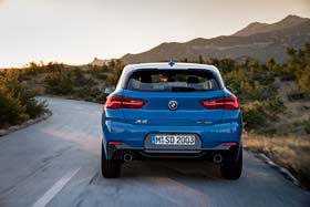 香取慎吾 BMW X2 SUV 六本木 アート