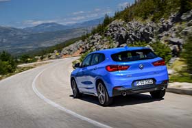 香取慎吾 BMW X2 SUV 六本木 アート