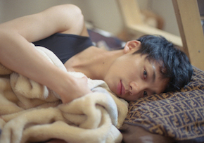 寝起き女子 寝起き男子