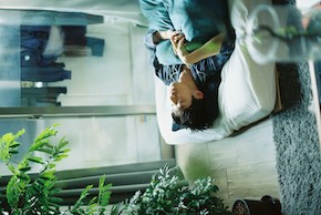 寝起き女子 寝起き男子