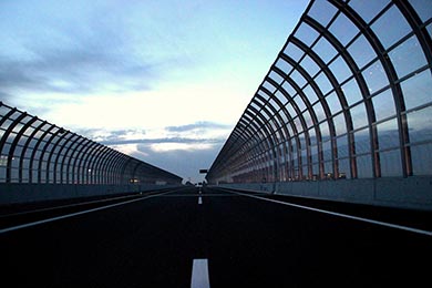 外に出た！　ここは松戸市の国道6号線と交わるあたり