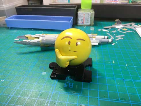 絵文字 考えている顔 立体化 プラモ ハロ Thinking Face