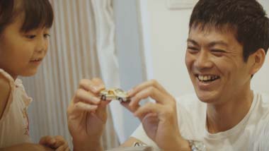 嬉しそうなお父さん