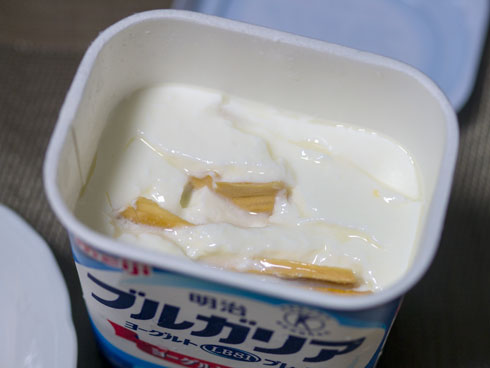 ドライマンゴーをぶっこむ