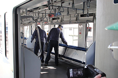 新幹線 座席 盾 取り外し 鉄道