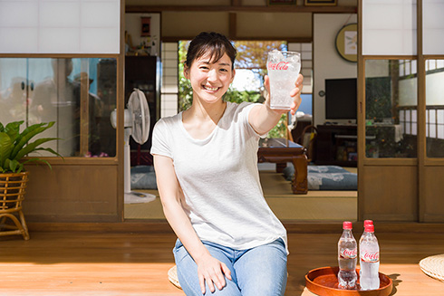 綾瀬はるか コカ・コーラ クリア CM 透明人間 夏 扇風機