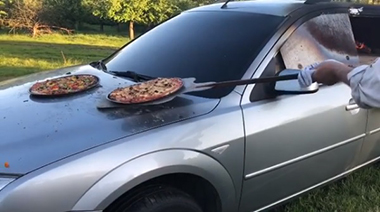 ピザ 魔改造 自動車 フォード 窯