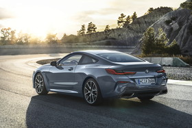 BMW 8シリーズ Bowers & Wilkins xDrive 