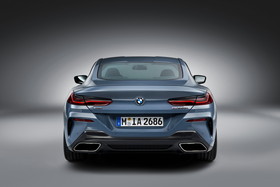 BMW 8シリーズ Bowers & Wilkins xDrive 