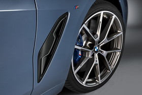 BMW 8シリーズ Bowers & Wilkins xDrive 