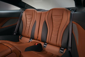 BMW 8シリーズ Bowers & Wilkins xDrive 