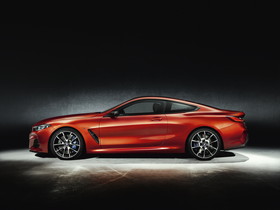 BMW 8シリーズ Bowers & Wilkins xDrive 