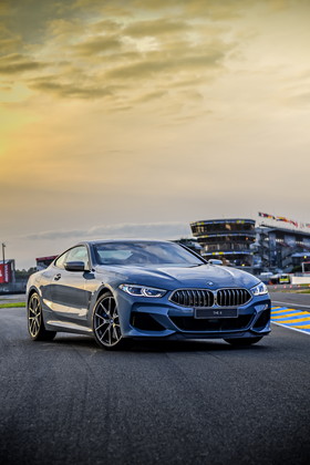 BMW 8シリーズ Bowers & Wilkins xDrive 