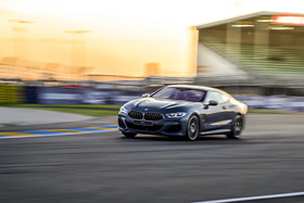 BMW 8シリーズ Bowers & Wilkins xDrive 