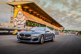 BMW 8シリーズ Bowers & Wilkins xDrive 