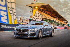 BMW 8シリーズ Bowers & Wilkins xDrive 