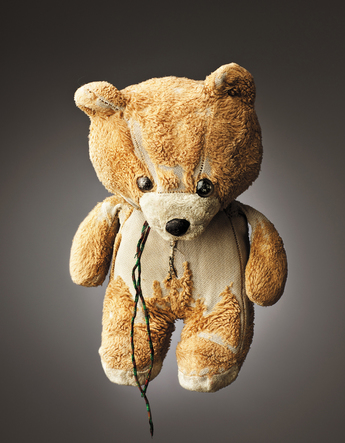 ハンガリー アンティーク テディベア ぼろぼろになるまで愛されたくまのぬいぐるみ A shabby teddy bear, full of love. ボロボロだけど愛に満ちた
