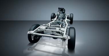 オフロード走行に適したラダーフレームを引き続き採用