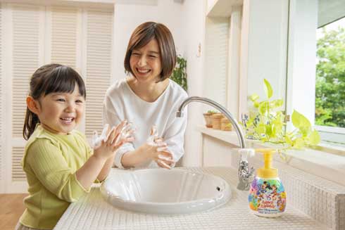 ミッキーシェイプのハンドソープ 東京ディズニーリゾート