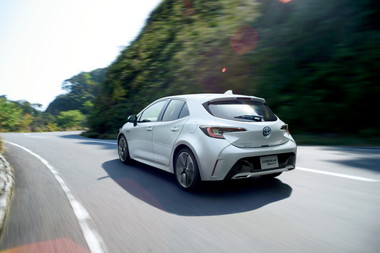 カローラ スポーツ