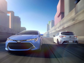 カローラ スポーツ