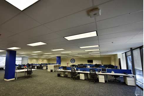 トイザらス 経営破綻 オフィス 退去 写真 公開