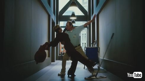 夏木マリ トミー・リー・ジョーンズ クラフトボス BOSS CM 宇宙人ジョーンズ ダンス