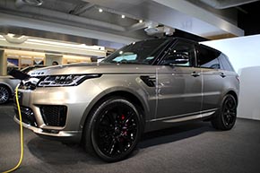 RANGE ROVER SPORT PHEV（1185万円から）