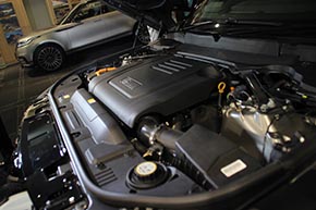 RANGE ROVER SPORT PHEV INGENIUMエンジン（3リッターV型6気筒）