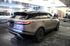 RANGE ROVER VELAR 右リア