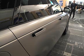 RANGE ROVER VELAR 収納式ドアノブを搭載