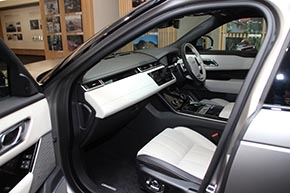 RANGE ROVER VELAR 前席