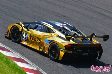 ランボルギーニ スーパートロフェオ モータースポーツ 鈴鹿サーキット