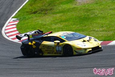 ランボルギーニ スーパートロフェオ モータースポーツ 鈴鹿サーキット