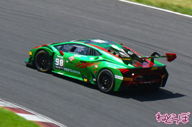 ランボルギーニ スーパートロフェオ モータースポーツ 鈴鹿サーキット