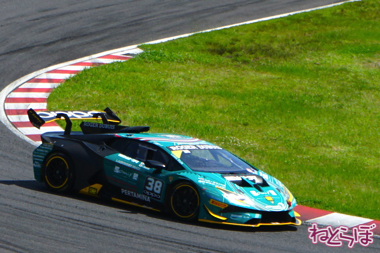 ランボルギーニ スーパートロフェオ モータースポーツ 鈴鹿サーキット